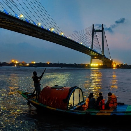 Kolkata, IN